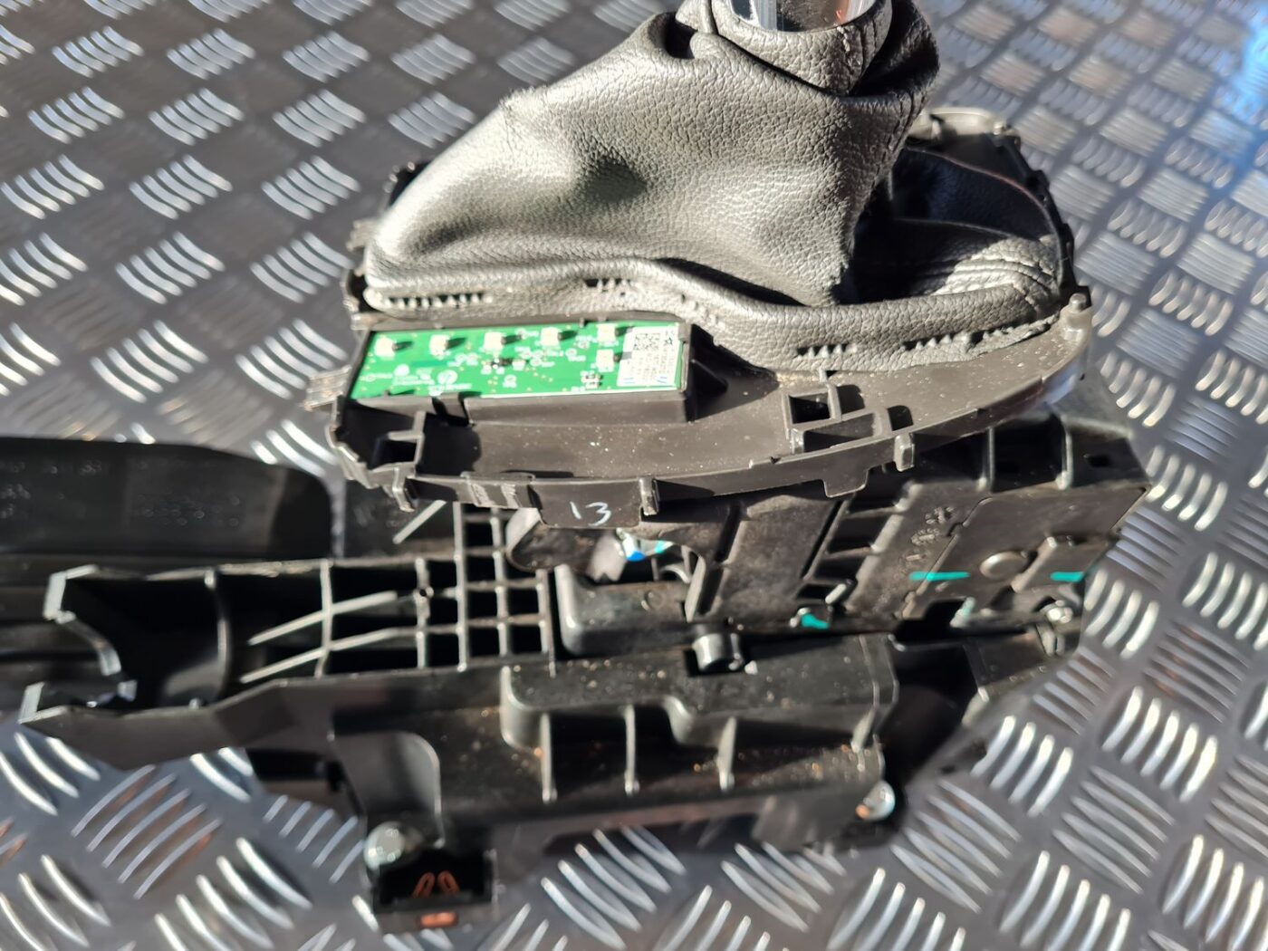 Ātrumu pārslēgšanas slēdzis priekš OPEL INSIGNIA 2016 2 Ātrumu pārslēgšanas slēdzis priekš OPEL INSIGNIA 2016