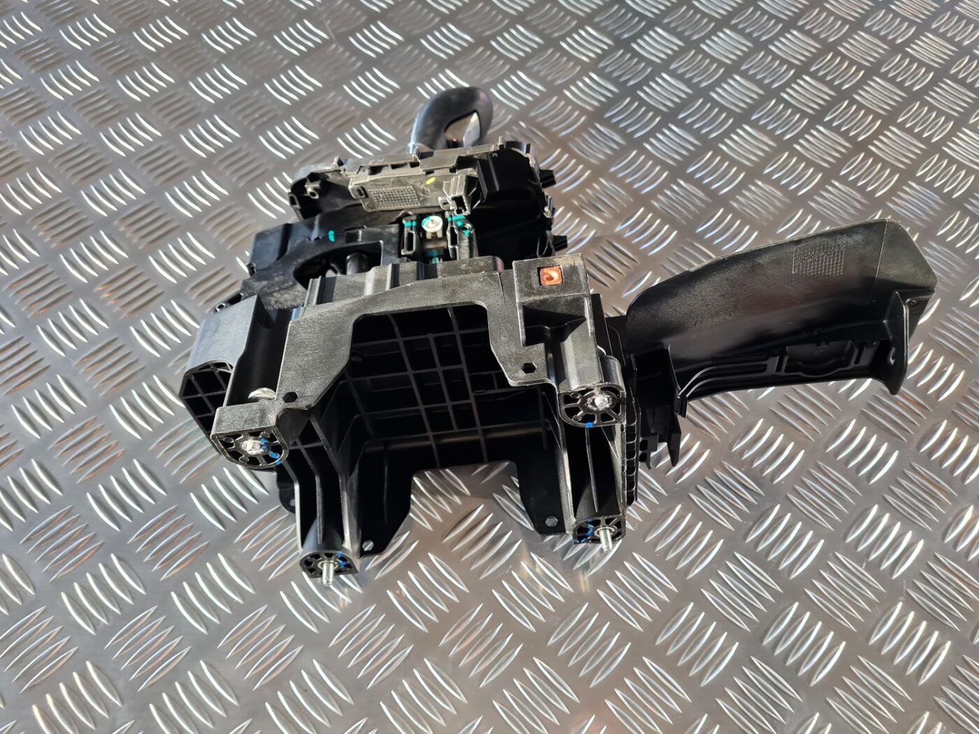 Ātrumu pārslēgšanas slēdzis priekš OPEL INSIGNIA 2016 3 Ātrumu pārslēgšanas slēdzis priekš OPEL INSIGNIA 2016