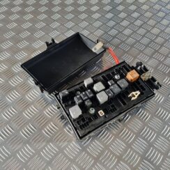 Drošinātāju bloks priekš OPEL INSIGNIA 2016