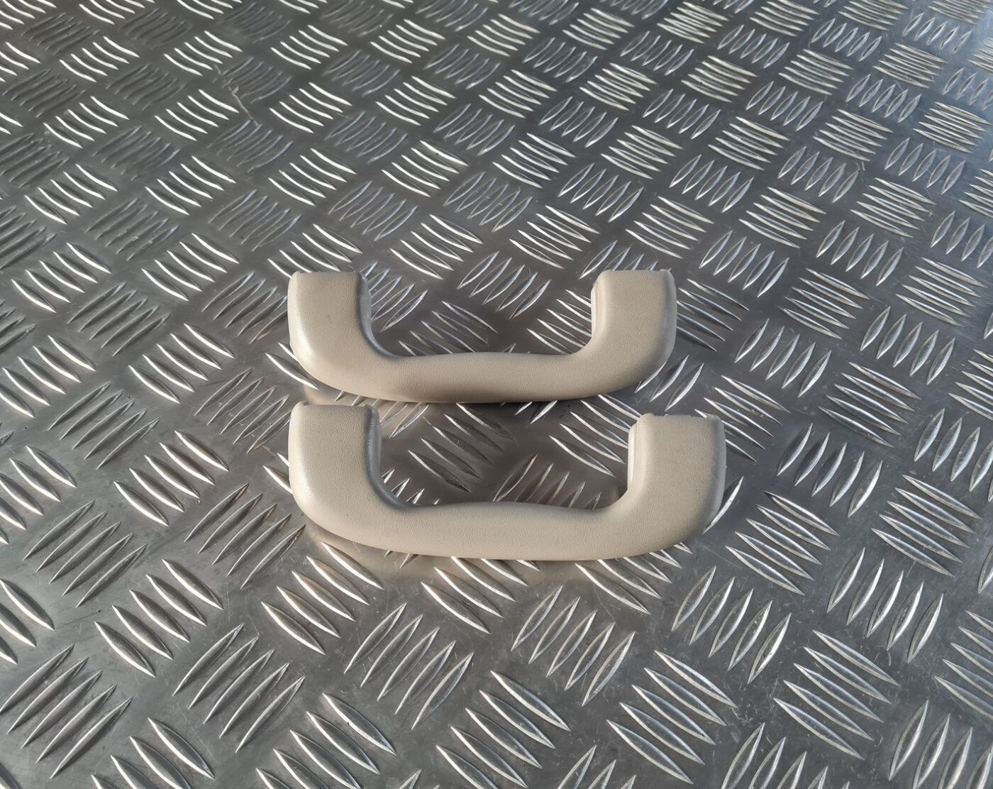 Salona rokturis griestos priekš OPEL INSIGNIA 2016 1 Salona rokturis griestos priekš OPEL INSIGNIA 2016