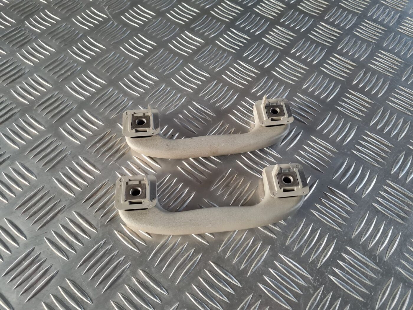 Salona rokturis griestos priekš OPEL INSIGNIA 2016 2 Salona rokturis griestos priekš OPEL INSIGNIA 2016