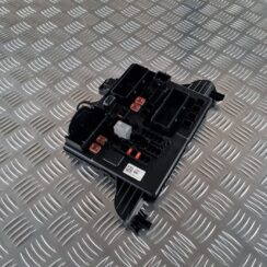 Drošinātāju bloks priekš OPEL INSIGNIA 2016