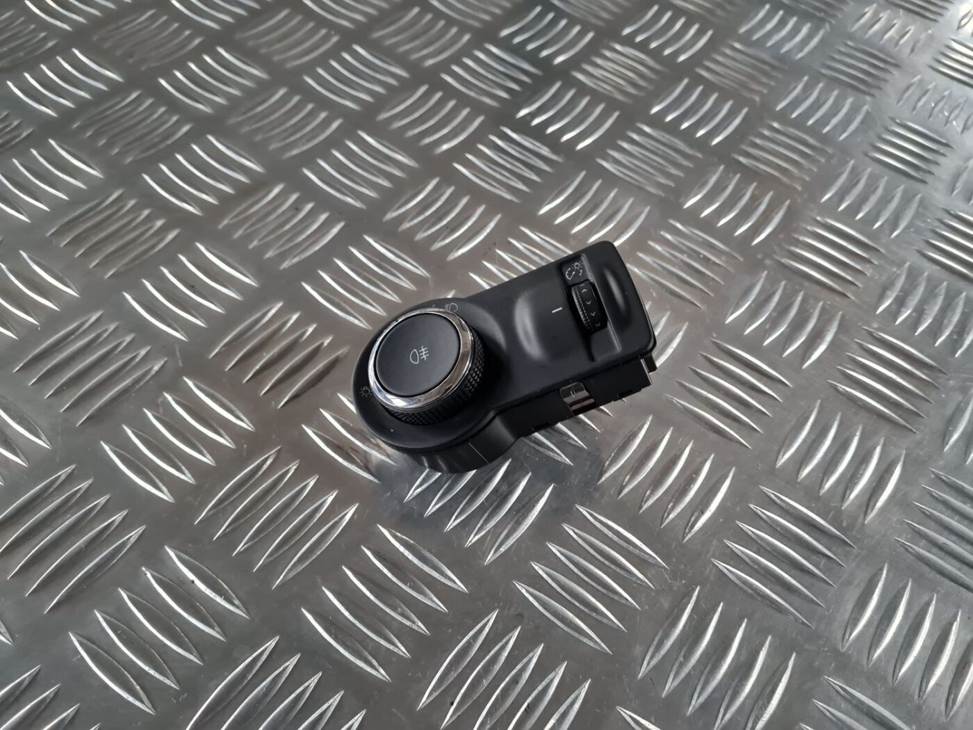 Gaismas slēdzis priekš OPEL INSIGNIA 2016 1 Gaismas slēdzis priekš OPEL INSIGNIA 2016