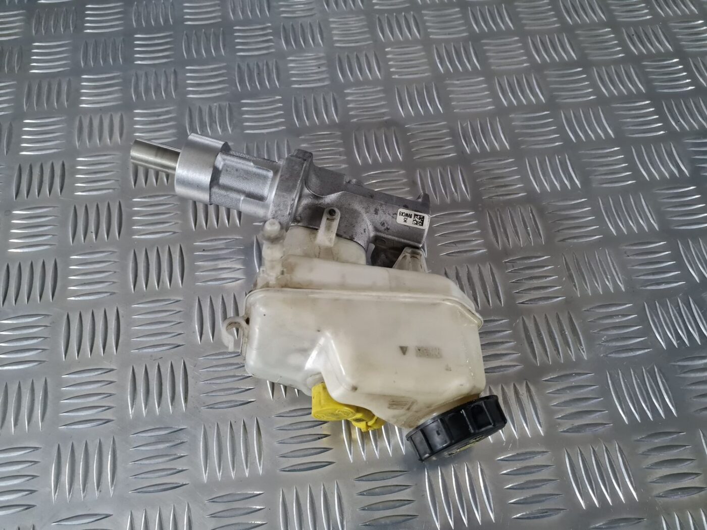 Bremžu pastiprinātāja galvenais cilindrs priekš OPEL INSIGNIA 2016 3 Bremžu pastiprinātāja galvenais cilindrs priekš OPEL INSIGNIA 2016