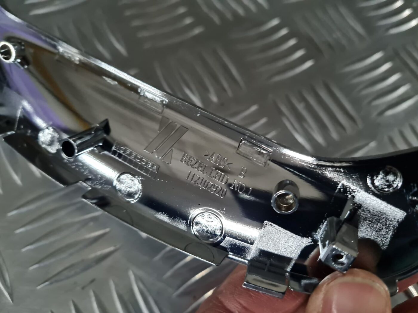 Dekoratīvs rāmis pārnesumu selektoram priekš OPEL INSIGNIA 2016