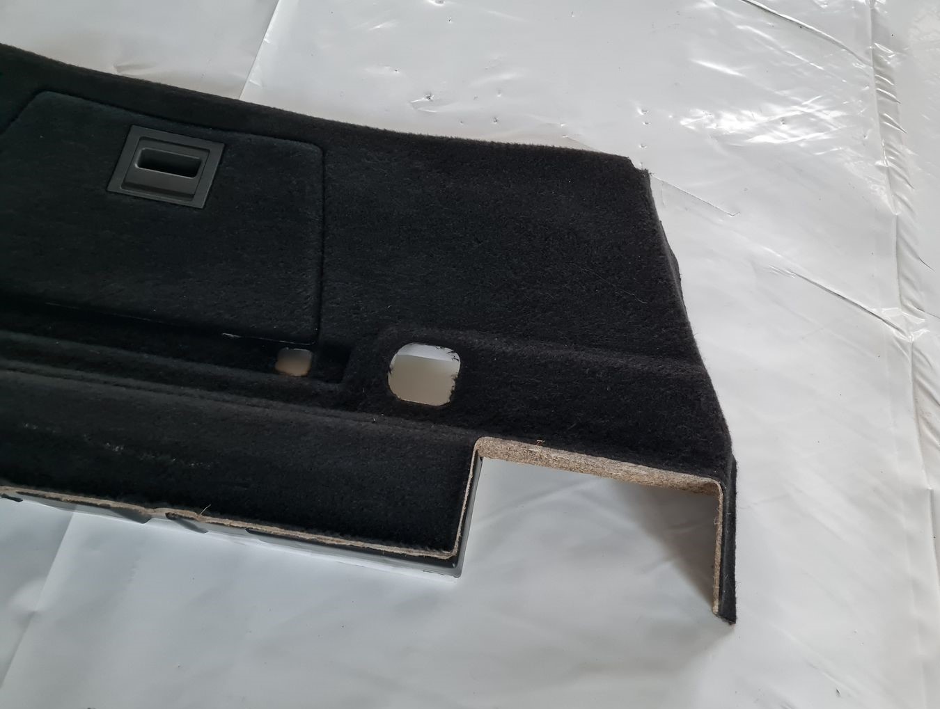 Bagāžnieka nodalījuma sānu apdare priekš OPEL INSIGNIA 2016 5 Bagāžnieka nodalījuma sānu apdare priekš OPEL INSIGNIA 2016