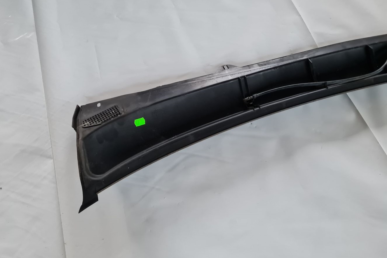 Vējstikla uzlikas (deflektora) režģis priekš OPEL INSIGNIA 2016