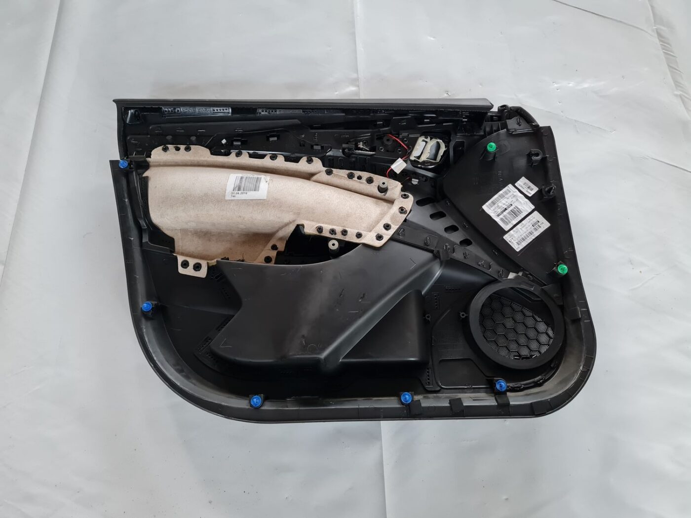 Priekšējo labo durvju apdare priekš OPEL INSIGNIA 2016