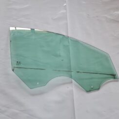 Priekšējo labo durvju stikls priekš OPEL INSIGNIA 2016