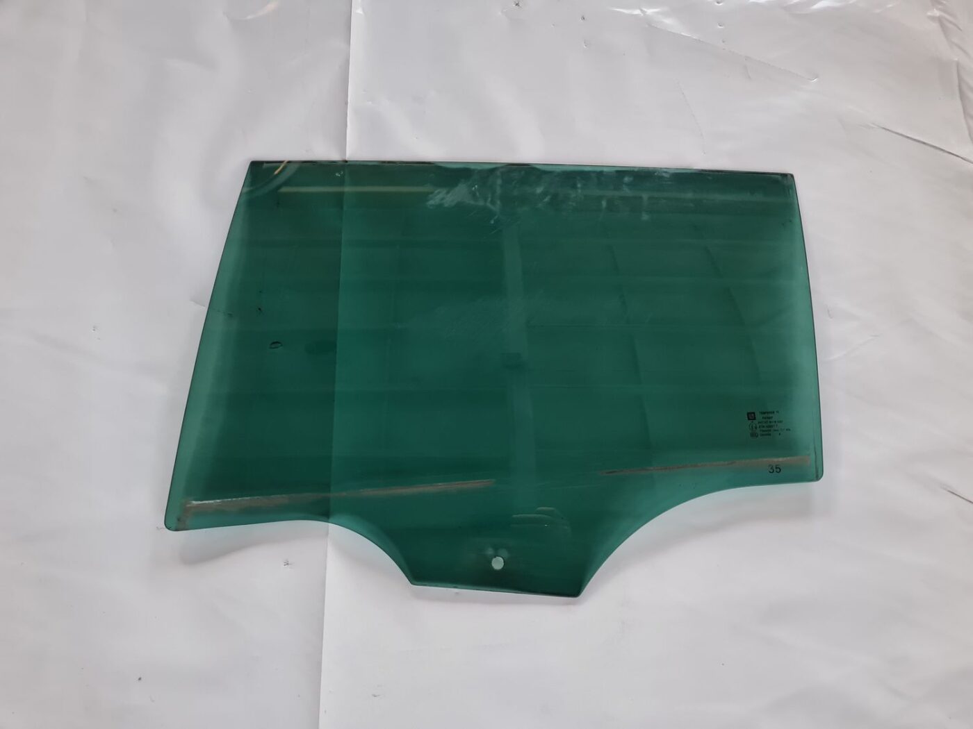 Aizmugurējo kreiso durvju stikls priekš OPEL INSIGNIA 2016