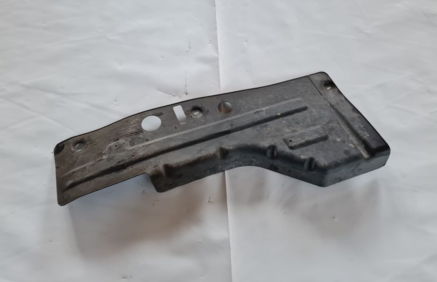 Dzinēja aizsargdaļas priekš OPEL INSIGNIA 2016 2 Dzinēja aizsargdaļas priekš OPEL INSIGNIA 2016