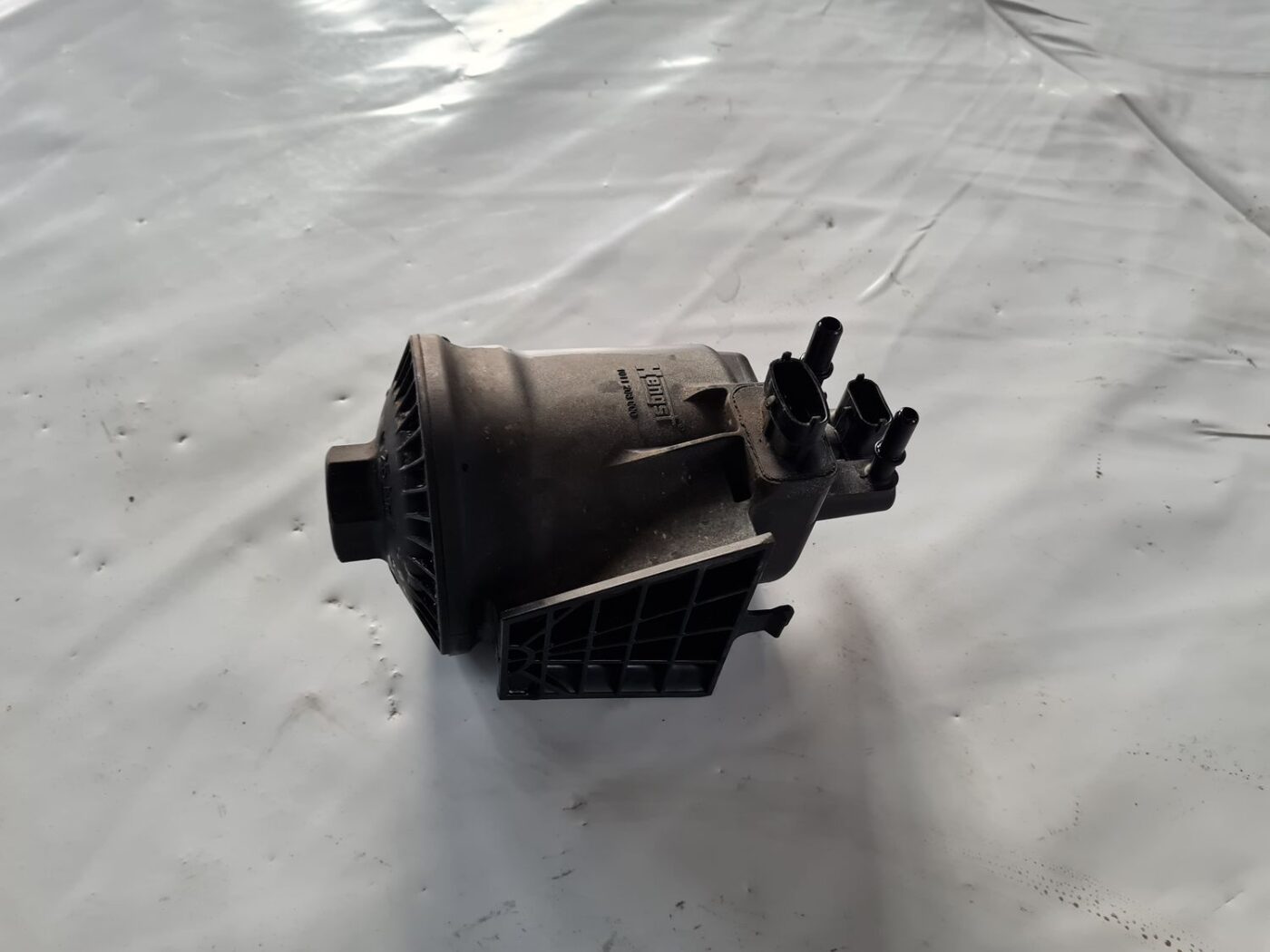 Degvielas filtra korpuss priekš OPEL INSIGNIA 2016 1 Degvielas filtra korpuss priekš OPEL INSIGNIA 2016