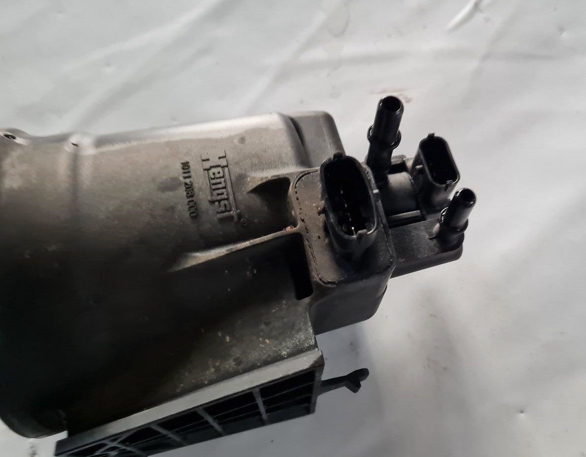 Degvielas filtra korpuss priekš OPEL INSIGNIA 2016 2 Degvielas filtra korpuss priekš OPEL INSIGNIA 2016