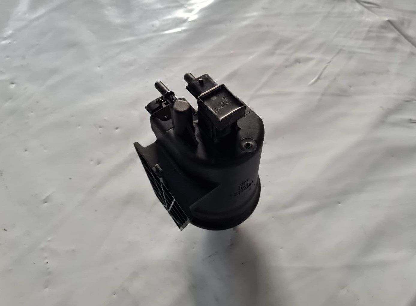 Degvielas filtra korpuss priekš OPEL INSIGNIA 2016 4 Degvielas filtra korpuss priekš OPEL INSIGNIA 2016