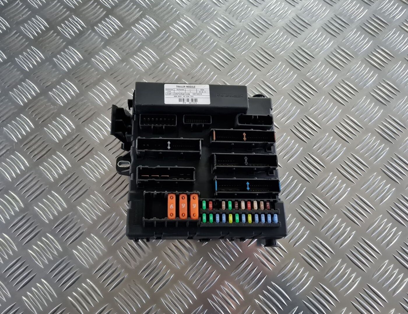 Drošinātāju bloks priekš OPEL VECTRA C 2008 2 Drošinātāju bloks priekš OPEL VECTRA C 2008