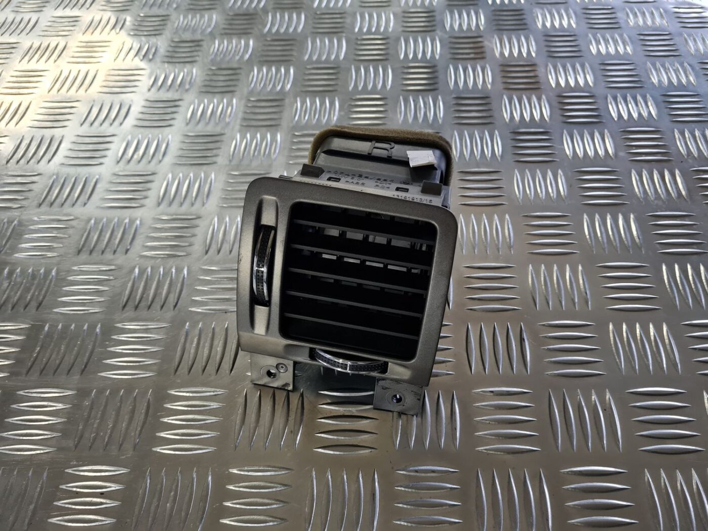 Mērinstrumentu paneļa gaisa vads, pa labi priekš OPEL VECTRA C 2008 1 Mērinstrumentu paneļa gaisa vads, pa labi priekš OPEL VECTRA C 2008