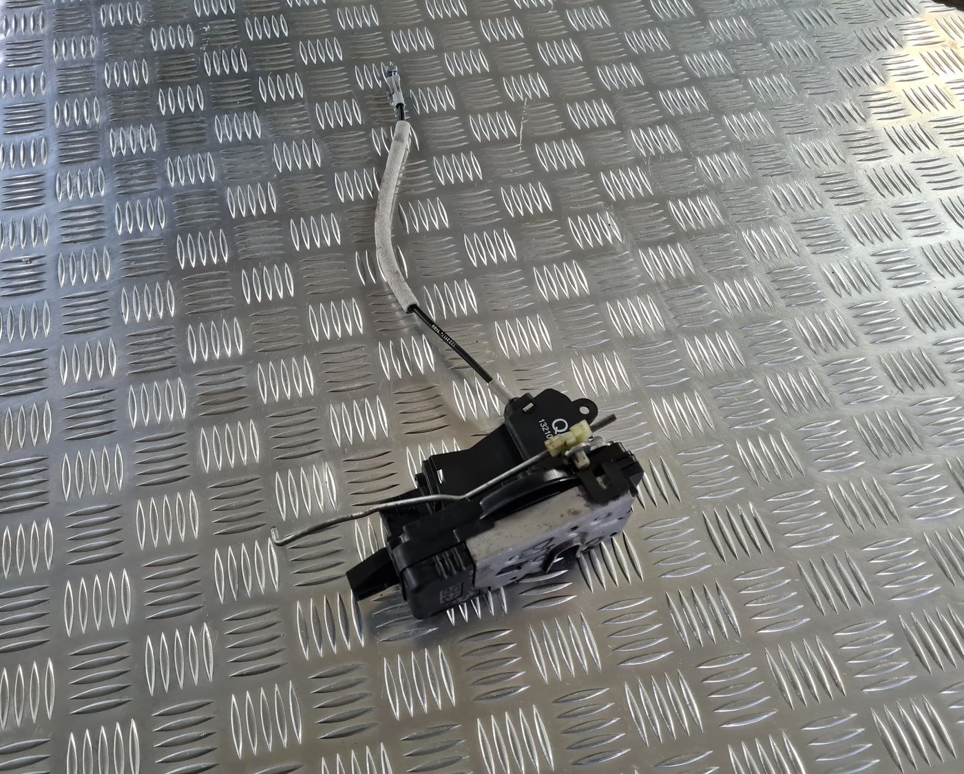 Priekšējo labo durvju slēdzene priekš OPEL VECTRA C 2008 1 Priekšējo labo durvju slēdzene priekš OPEL VECTRA C 2008