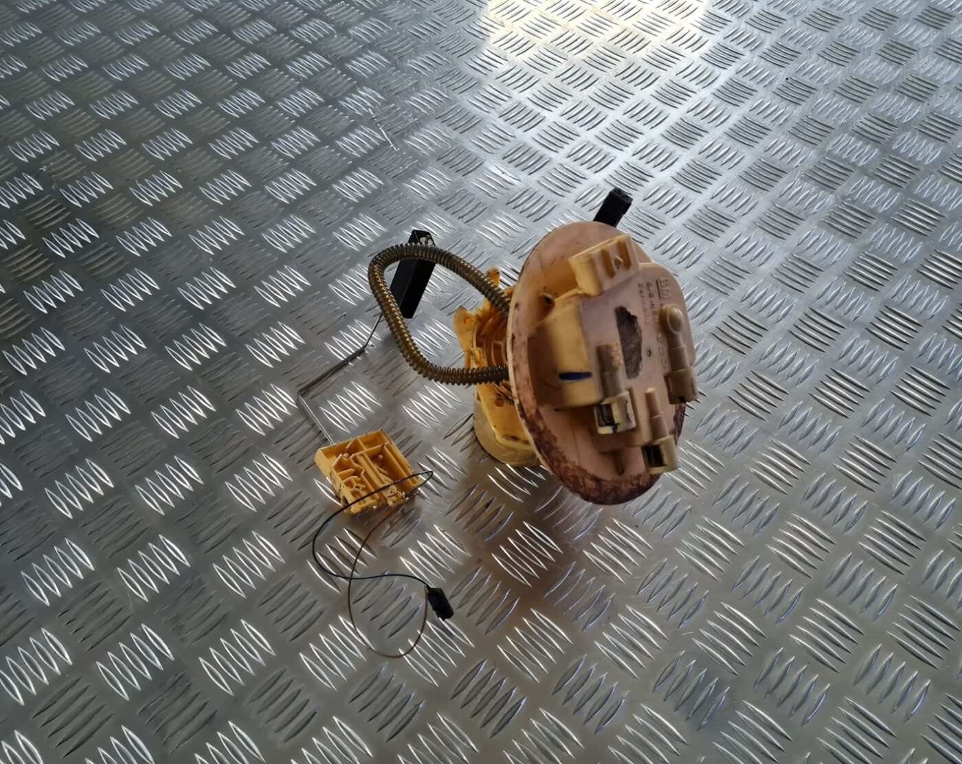 Degvielas tvertnes sūknis priekš OPEL VECTRA C 2008 1 Degvielas tvertnes sūknis priekš OPEL VECTRA C 2008