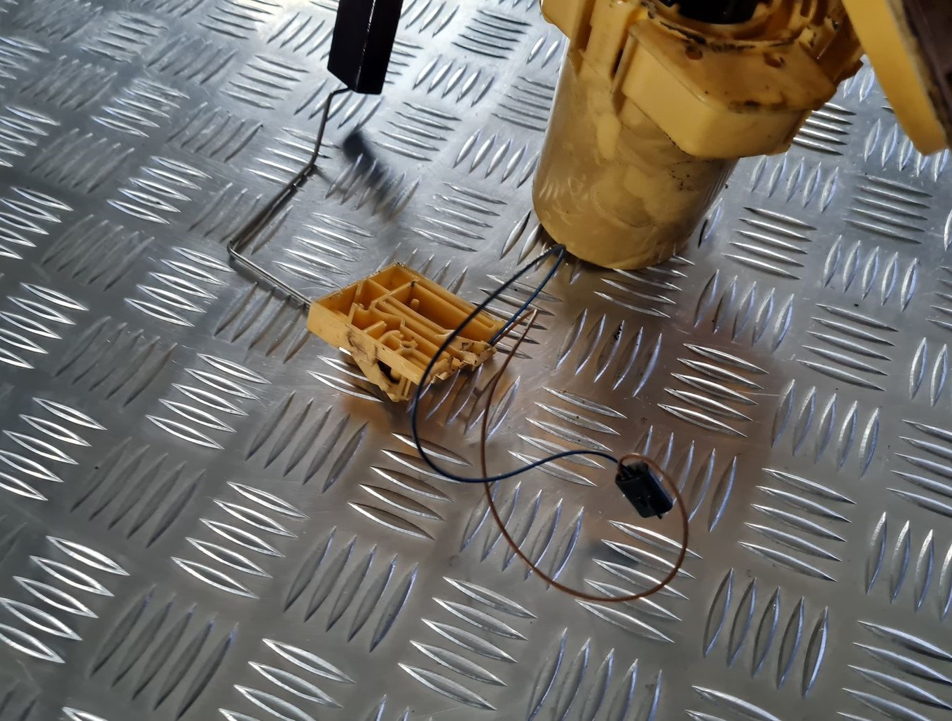 Degvielas tvertnes sūknis priekš OPEL VECTRA C 2008 2 Degvielas tvertnes sūknis priekš OPEL VECTRA C 2008