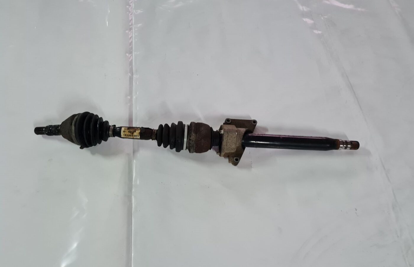 Pusass priekšēja labā priekš OPEL VECTRA C 2008 1 Pusass priekšēja labā priekš OPEL VECTRA C 2008