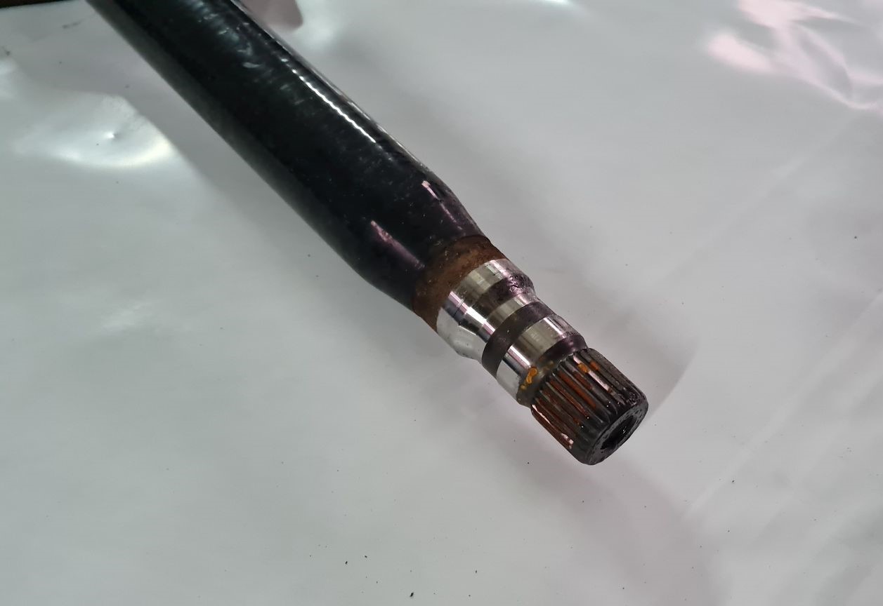 Pusass priekšēja labā priekš OPEL VECTRA C 2008 3 Pusass priekšēja labā priekš OPEL VECTRA C 2008