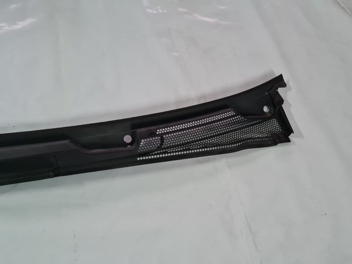 Vējstikla uzlikas (deflektora) režģis priekš OPEL VECTRA C 2008