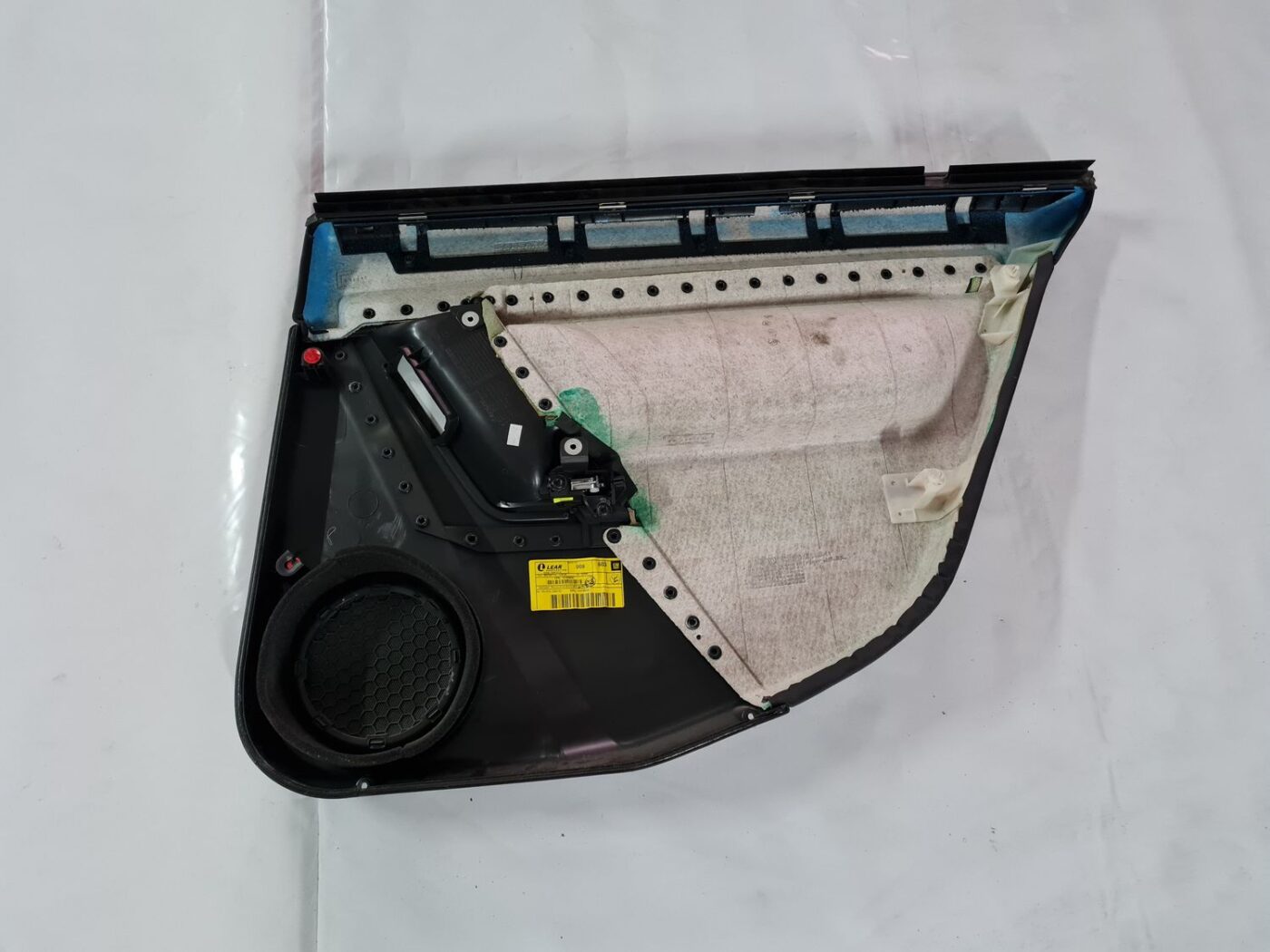 Aizmugurējo kreiso durvju apdare priekš OPEL VECTRA C 2008 3 Aizmugurējo kreiso durvju apdare priekš OPEL VECTRA C 2008