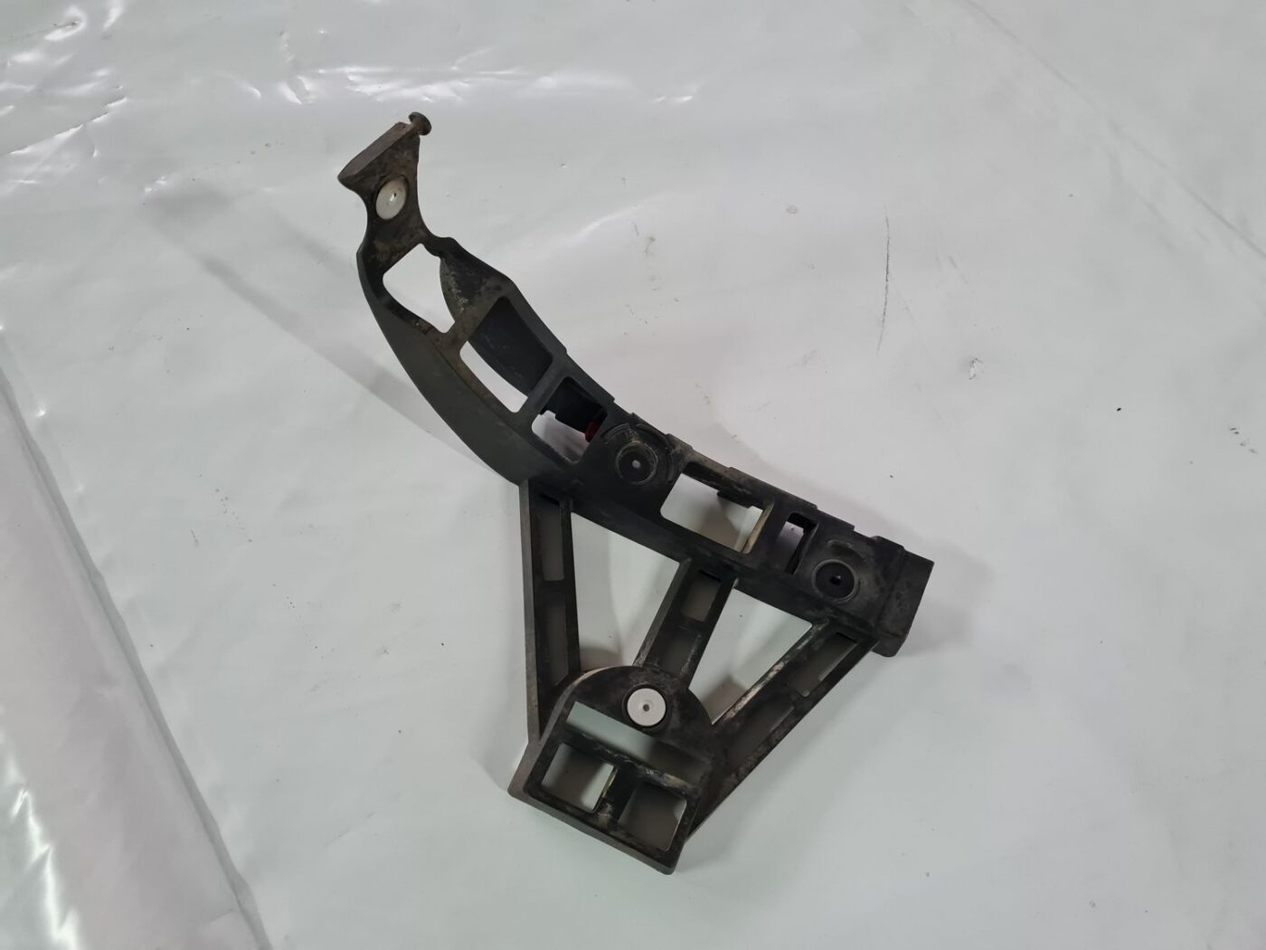 Aizmugurēja bufera kronšteins priekš OPEL VECTRA C 2008