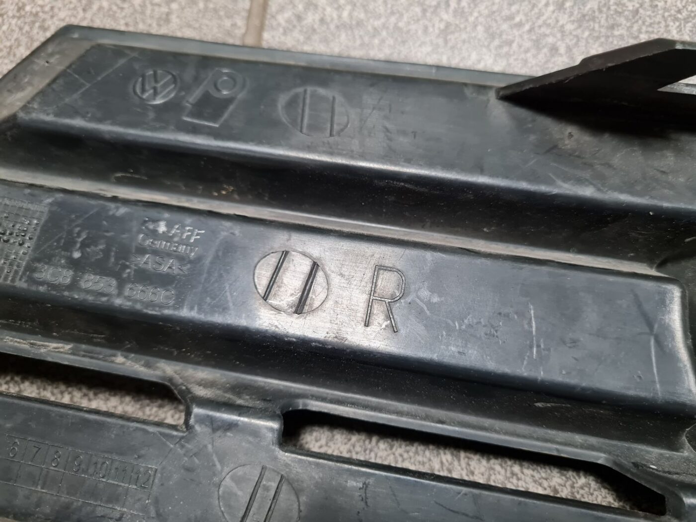 Miglas luktura reste, pa labi priekš VW PASSAT CC 2009 4 Miglas luktura reste, pa labi priekš VW PASSAT CC 2009