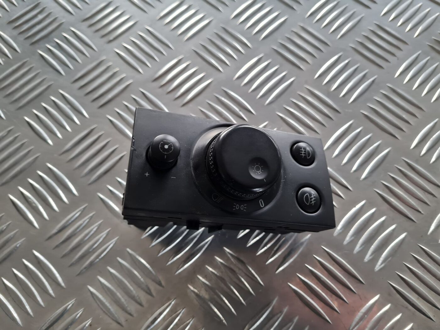 Gaismas slēdzis priekš OPEL VECTRA C 2002 2 Gaismas slēdzis priekš OPEL VECTRA C 2002