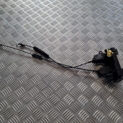 Aizmugurējo labo durvju slēdzene priekš OPEL VECTRA C 2002