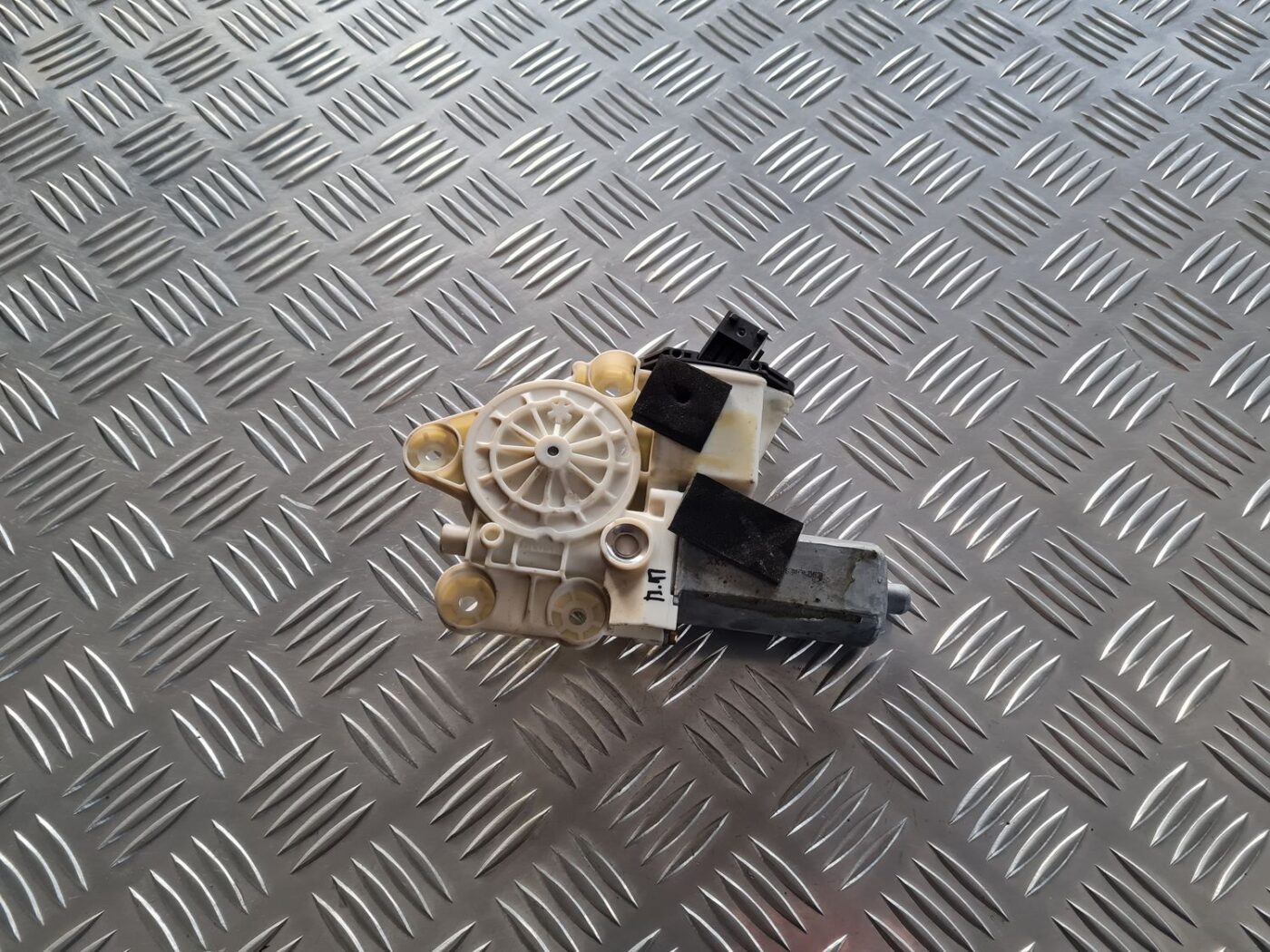 Elektrisko stiklu motors priekš OPEL VECTRA C 2002 3 Elektrisko stiklu motors priekš OPEL VECTRA C 2002