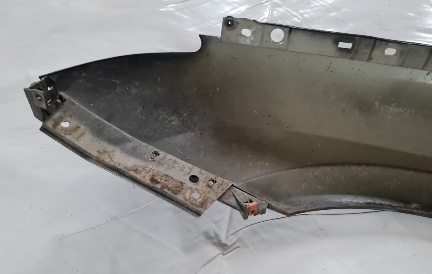 Priekšējais labais spārns priekš OPEL VECTRA C 2002