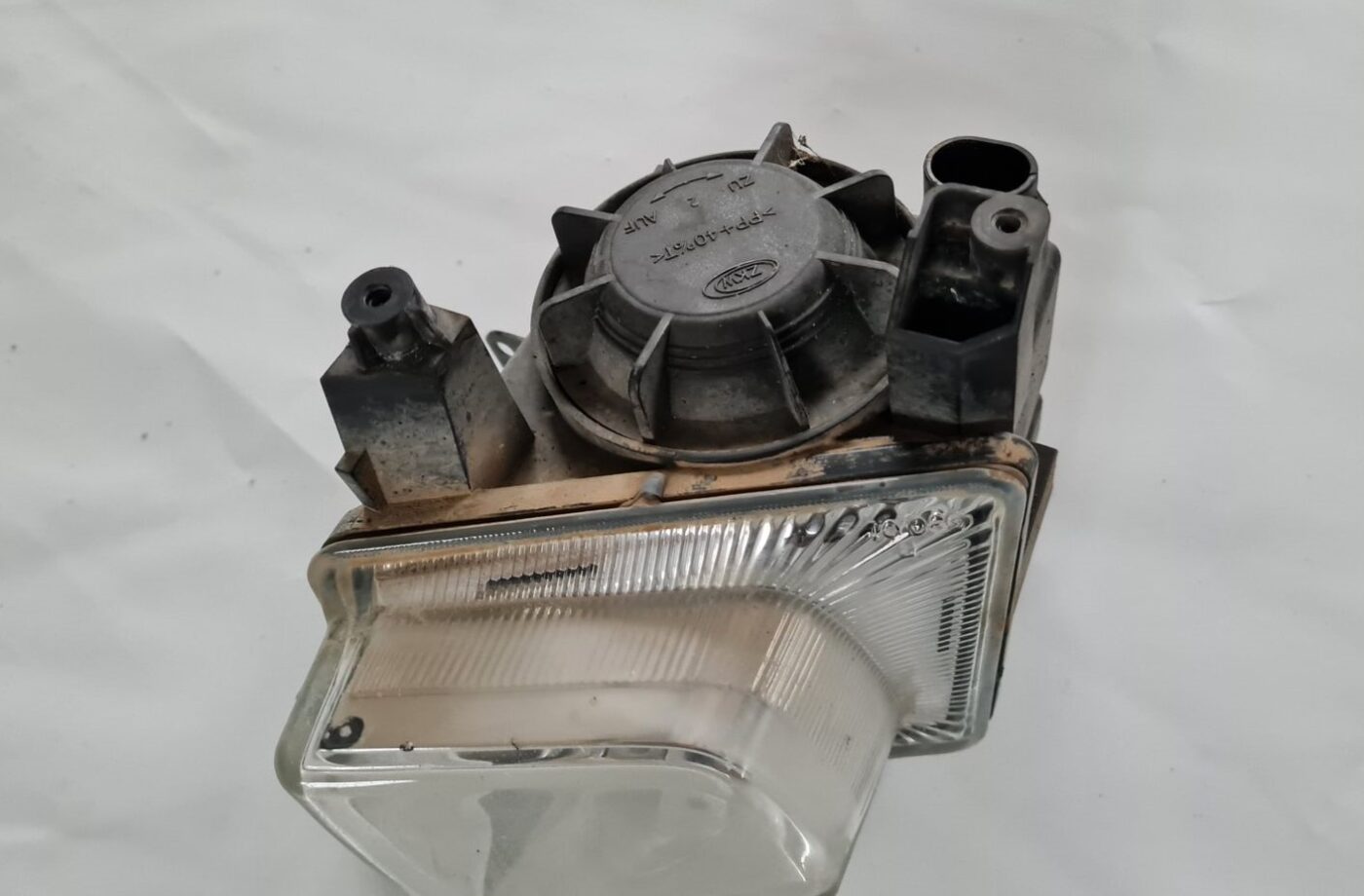 Miglas lukturis priekšā labajā pusē priekš OPEL VECTRA C 2002 2 Miglas lukturis priekšā labajā pusē priekš OPEL VECTRA C 2002