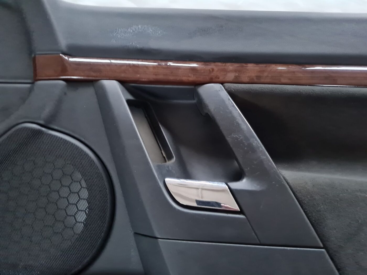 Priekšējo labo durvju apdare priekš OPEL VECTRA C 2002