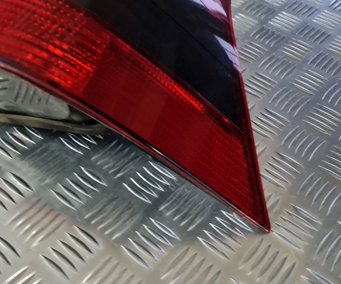 Aizmugurējais labais lukturis priekš VW GOLF IV 1999 2 Aizmugurējais labais lukturis priekš VW GOLF IV 1999