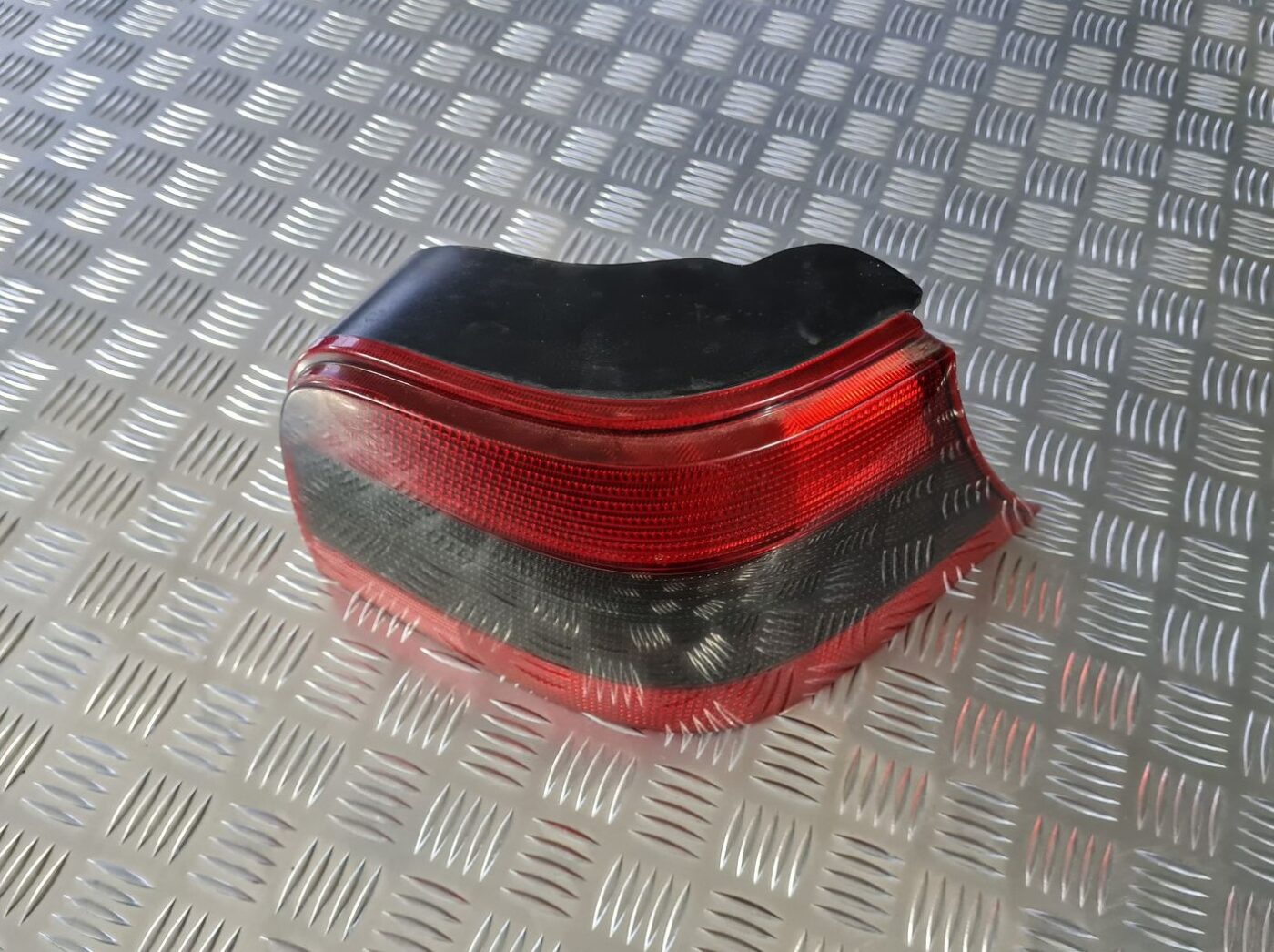 Aizmugurējais labais lukturis priekš VW GOLF IV 1999 5 Aizmugurējais labais lukturis priekš VW GOLF IV 1999