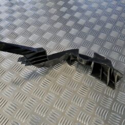 Aizmugurēja bufera kronšteins priekš VW GOLF IV 1999