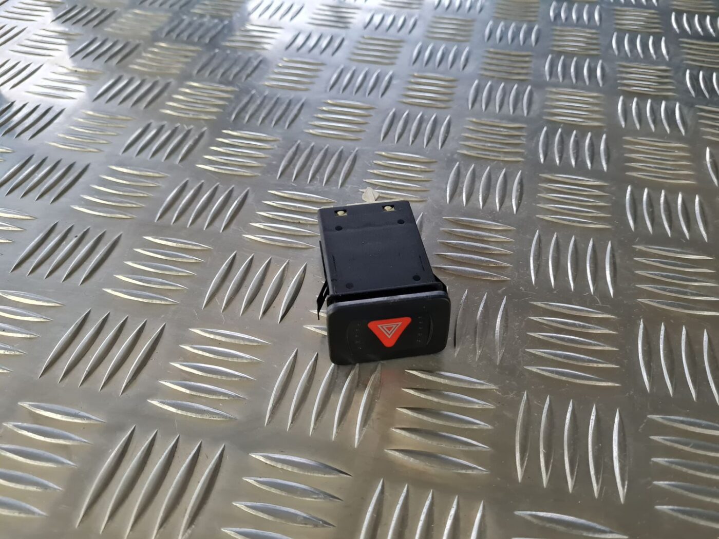 Trauksmes poga priekš VW GOLF IV 1999 1 Trauksmes poga priekš VW GOLF IV 1999