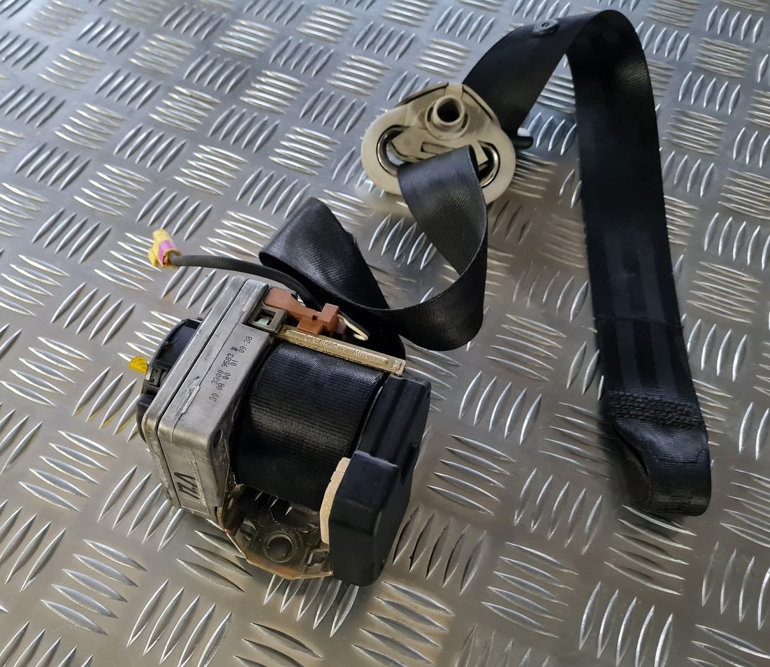 Priekšējā kreisā drošības josta priekš VW GOLF IV 1999 4 Priekšējā kreisā drošības josta priekš VW GOLF IV 1999