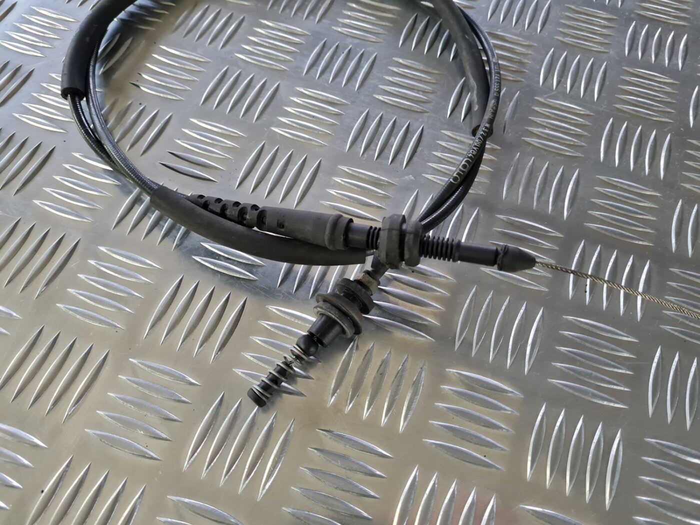 Akseleratora (gāzes) trose priekš VW GOLF IV 1999