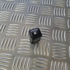 Degvielas tvertnes atvēršanas poga priekš VW GOLF IV 1999