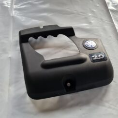 Dzinēja dekoratīvais vāks priekš VW GOLF IV 1999