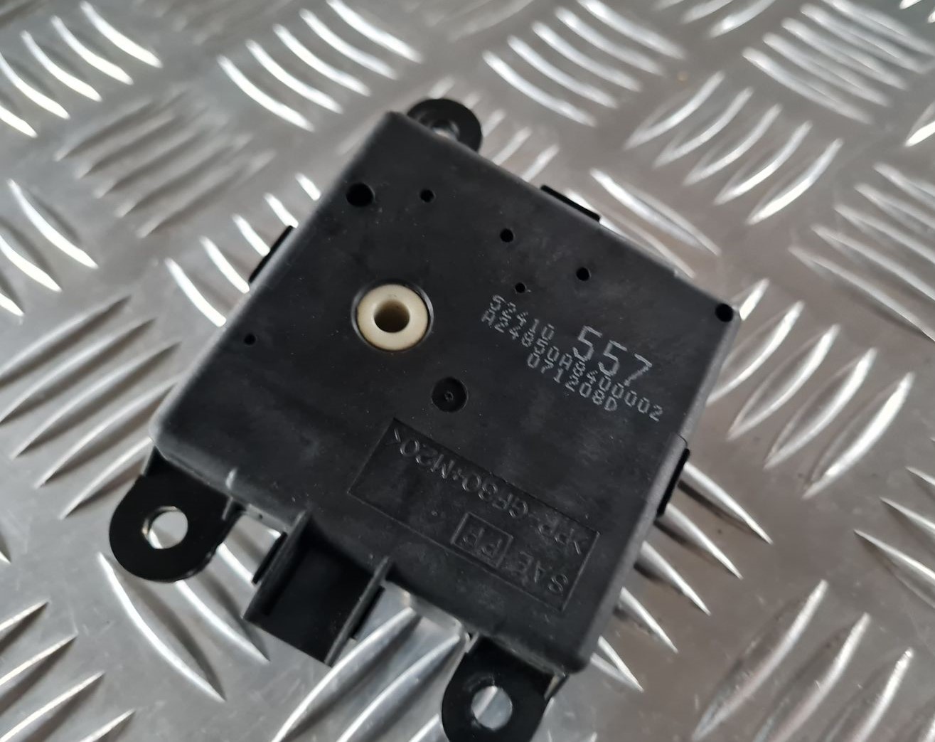 Apsildes sistēmas aktuators priekš RENAULT LAGUNA 2008