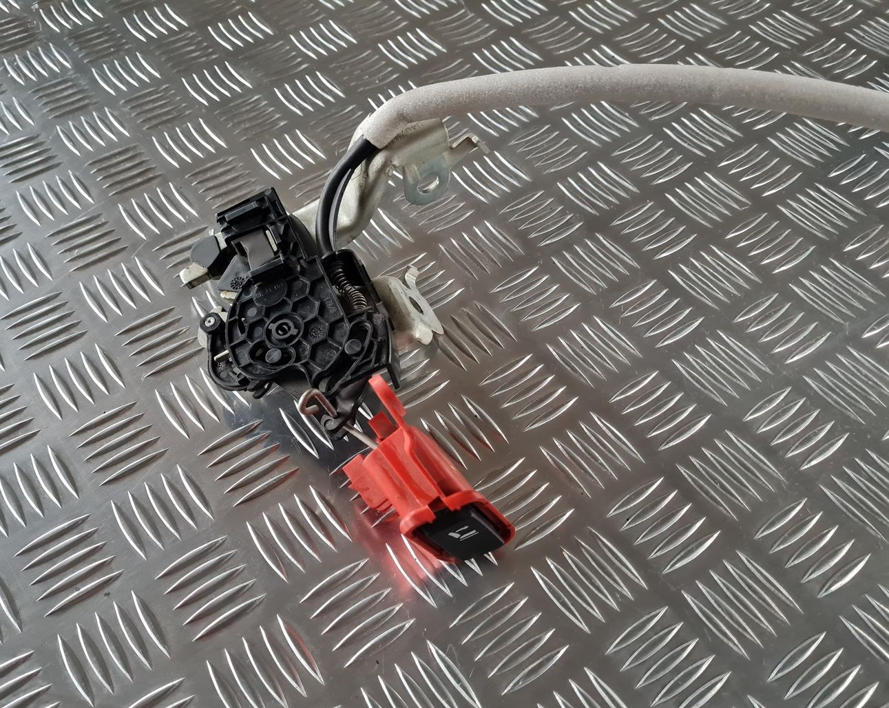 Aizmugurējā sēdekļa slēdzene priekš RENAULT LAGUNA 2008