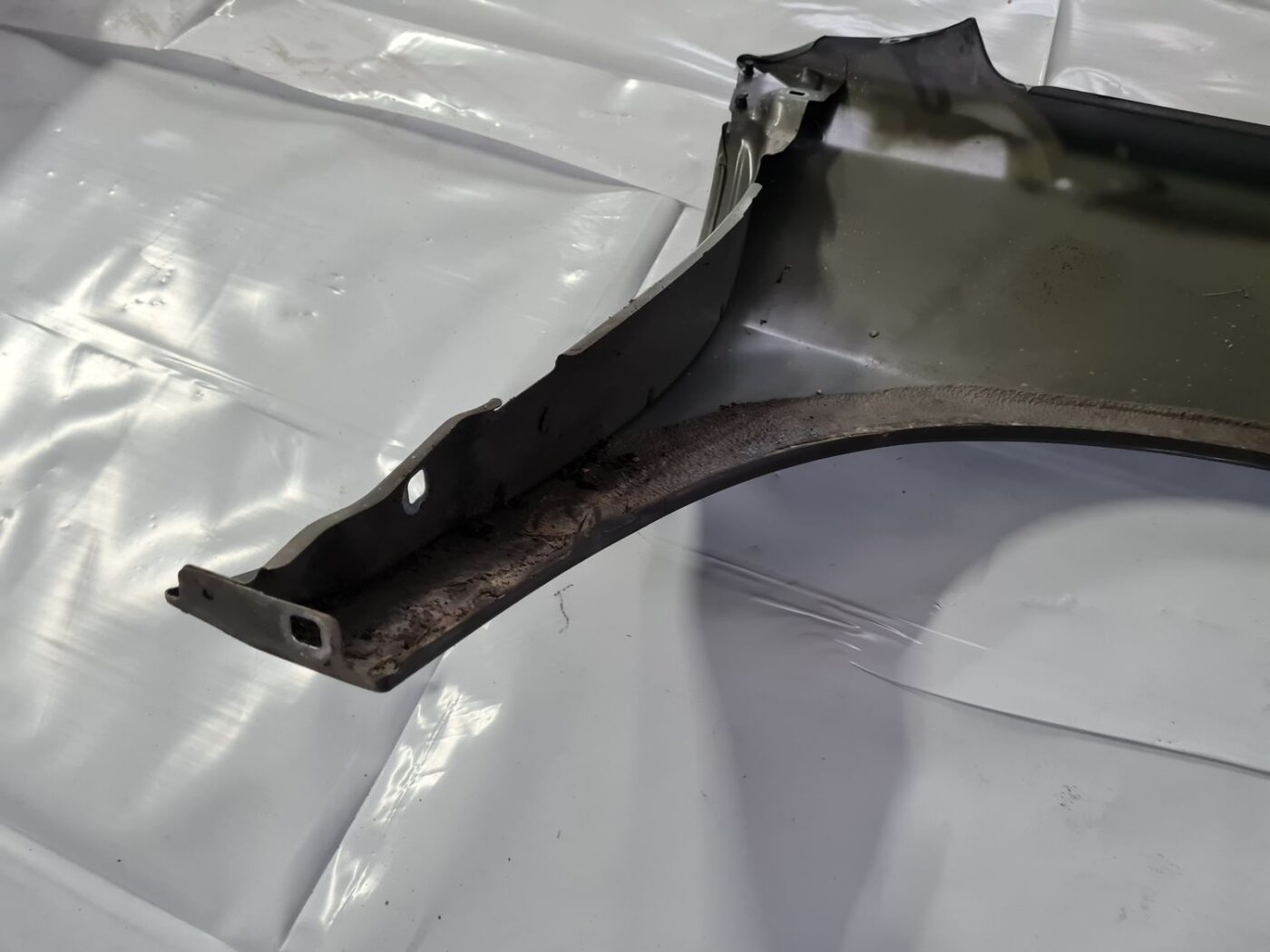 Priekšējais kreisais spārns priekš RENAULT LAGUNA 2008 5 Priekšējais kreisais spārns priekš RENAULT LAGUNA 2008