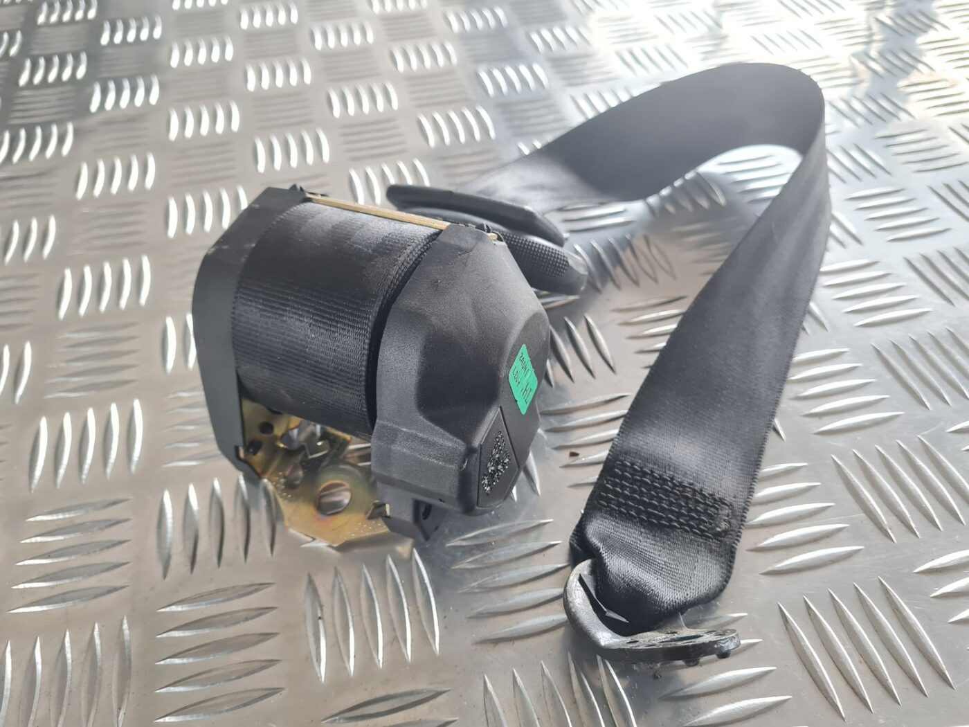 Aizmugurējā kreisa drošības josta priekš SKODA OCTAVIA 2002 2 Aizmugurējā kreisa drošības josta priekš SKODA OCTAVIA 2002