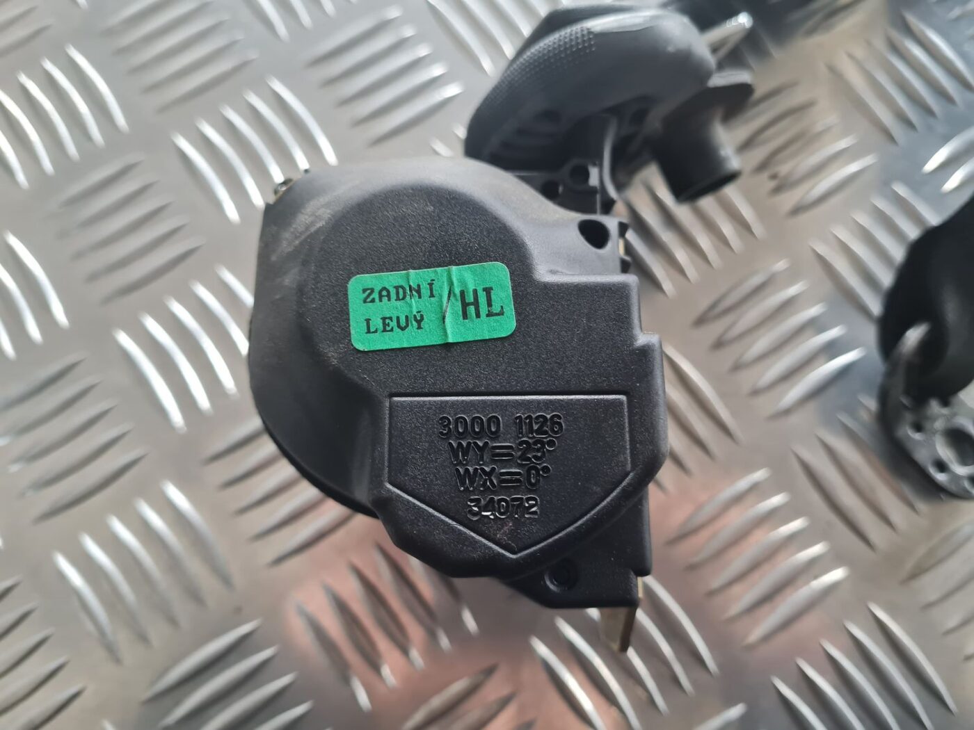 Aizmugurējā kreisa drošības josta priekš SKODA OCTAVIA 2002 6 Aizmugurējā kreisa drošības josta priekš SKODA OCTAVIA 2002