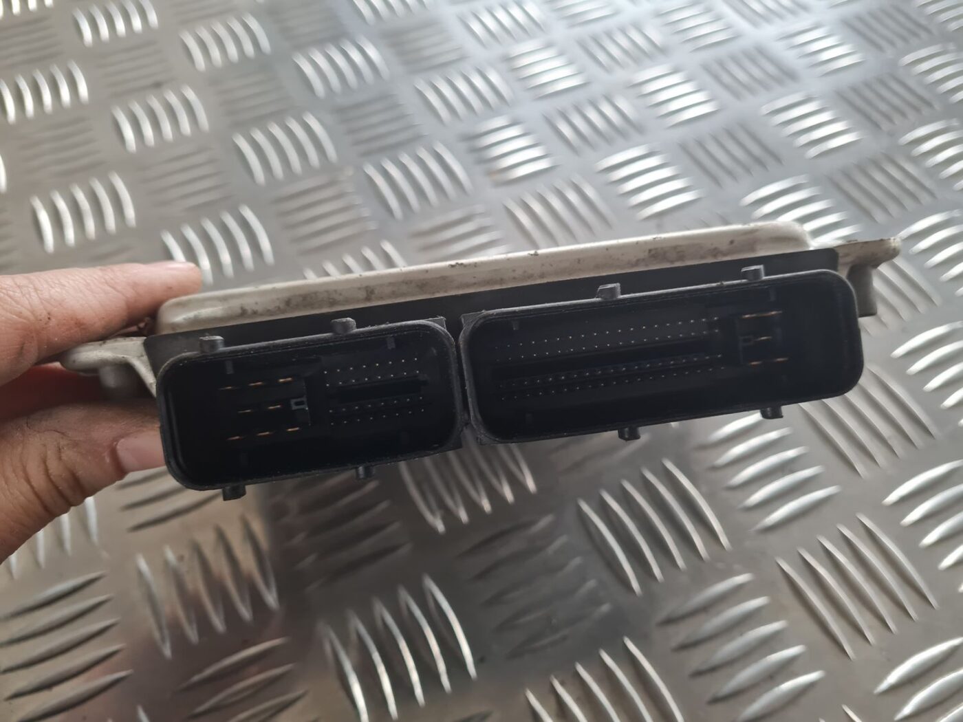 Dzinēja vadības bloks priekš SKODA OCTAVIA 2002 3 Dzinēja vadības bloks priekš SKODA OCTAVIA 2002