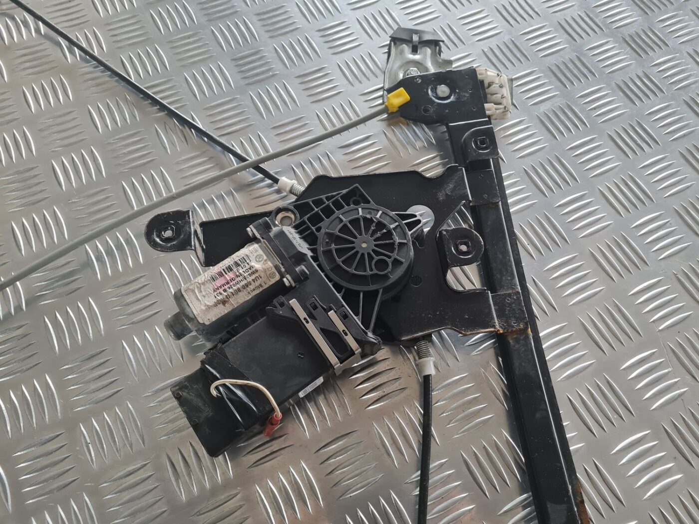 Stikla pacelšanas mehānisms priekšējais kreisais priekš SKODA OCTAVIA 2002 2 Stikla pacelšanas mehānisms priekšējais kreisais priekš SKODA OCTAVIA 2002